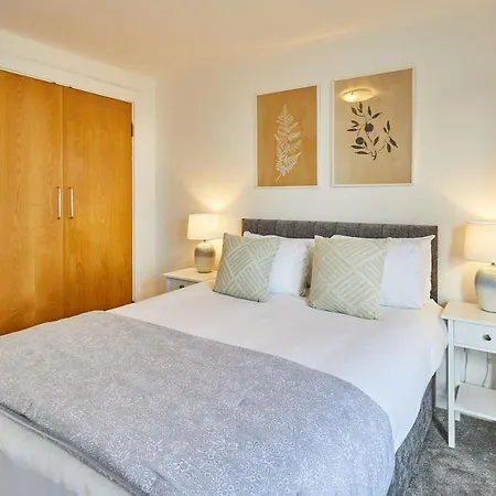 Host & - 6, Royal Sands * סקארבורו