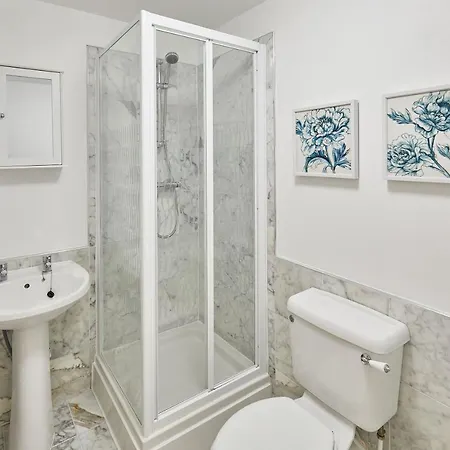 Host & - 6, Royal Sands * סקארבורו