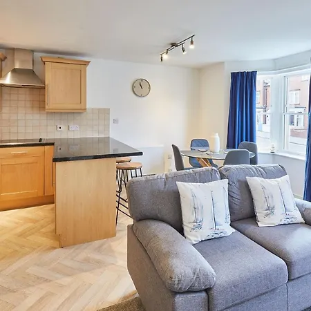Host & - 6, Royal Sands Scarborough