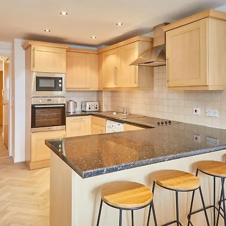 Host & - 6, Royal Sands Scarborough